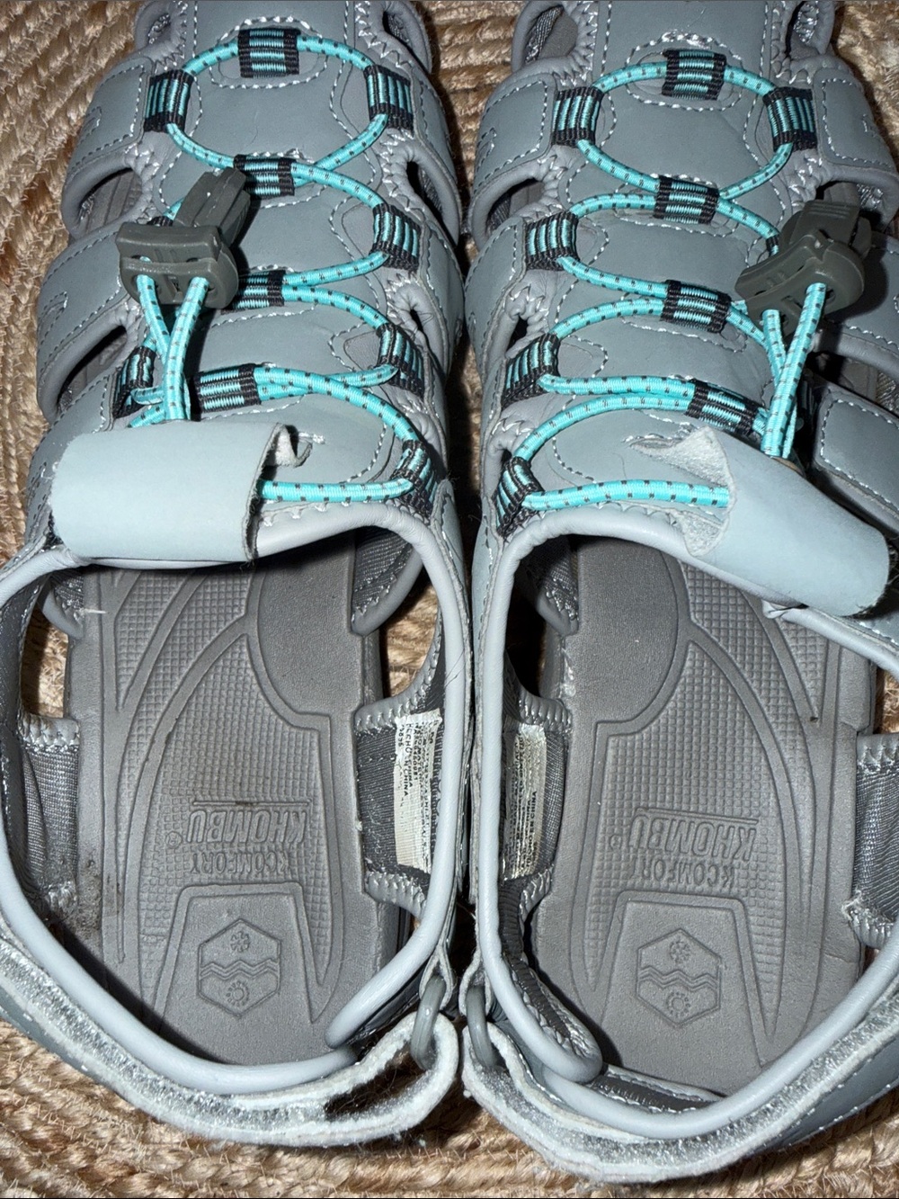 Khombu Gray Closed Toe Sport Sandals Aqua Trim Women’s Size 8 - Picture 11 of 11